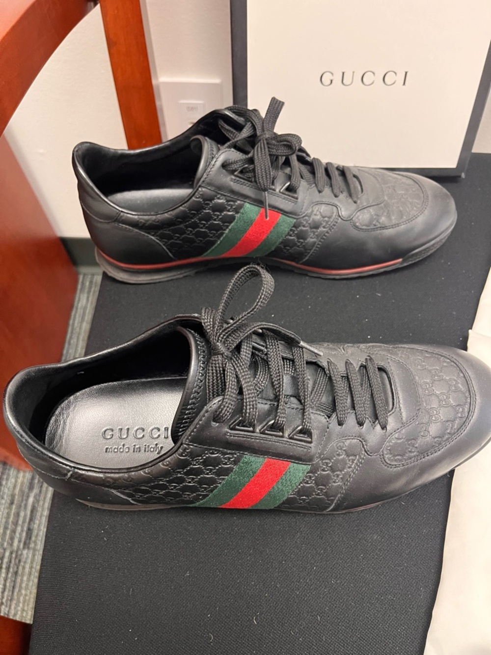 Gucci Black Leather Men’s Sneakers with Red & Green Web Stripe - Picture 4 of 8